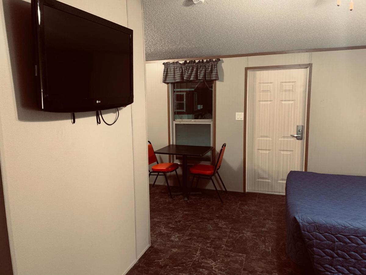 Monahans Country Inn Экстерьер фото